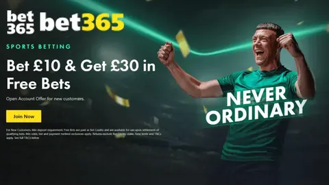 卢克-肖气场待提升！内维尔提醒：队友面临两难抉择困境